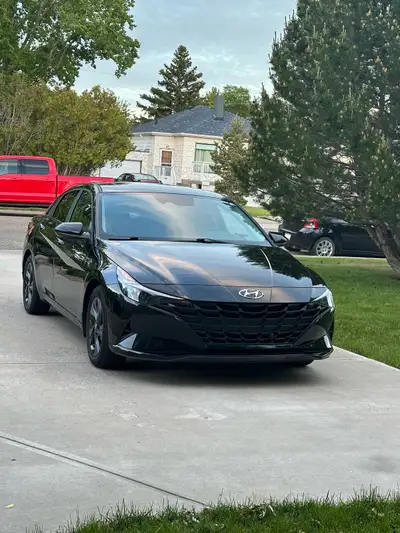 2022 Hyundai Elantra – Stunning Style + Incredible MPG! If you are looking for a stylish commuter th...