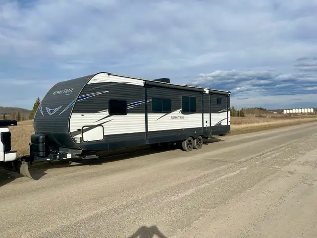 2019 Aspen trail Holiday Trailer  in Travel Trailers & Campers in Fort St. John - Image 2