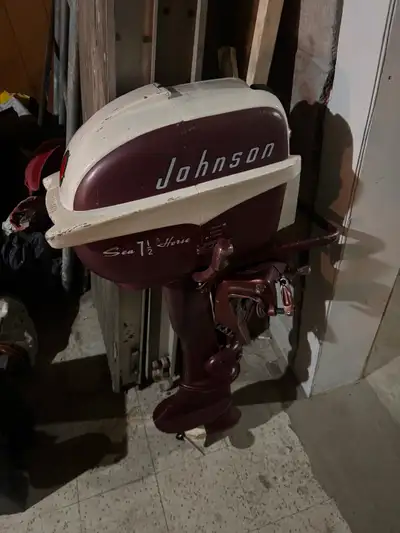 Great condition. My uncles old motor. Worked last time it was used. Has original gas tank and lines....