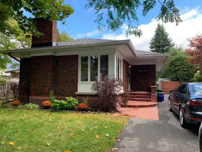 3 Beds 1 Bath Apartment - UPPER UNIT