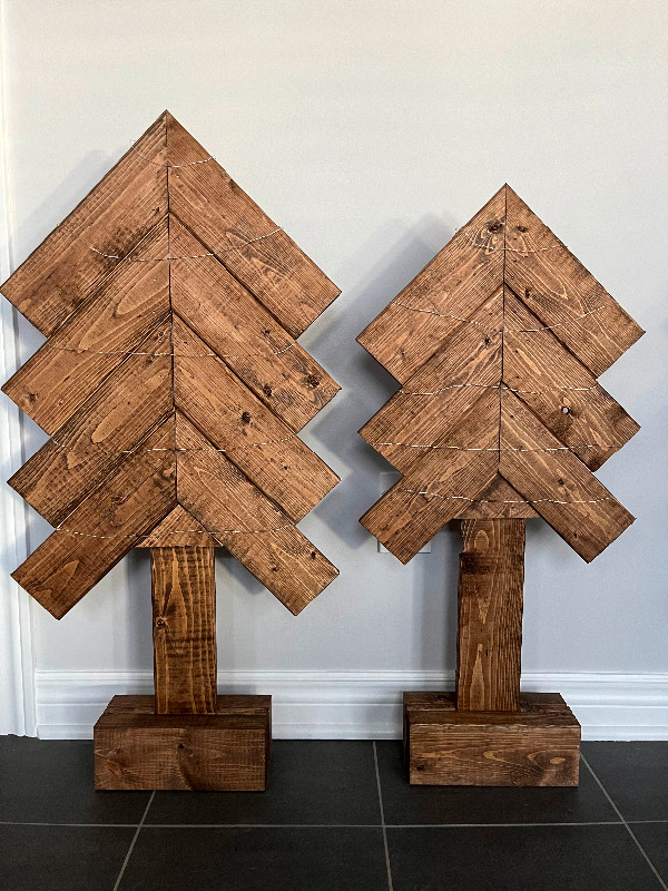 Decorative wooden Christmas trees with lights, set of 2 in Holiday, Event & Seasonal in London - Image 3