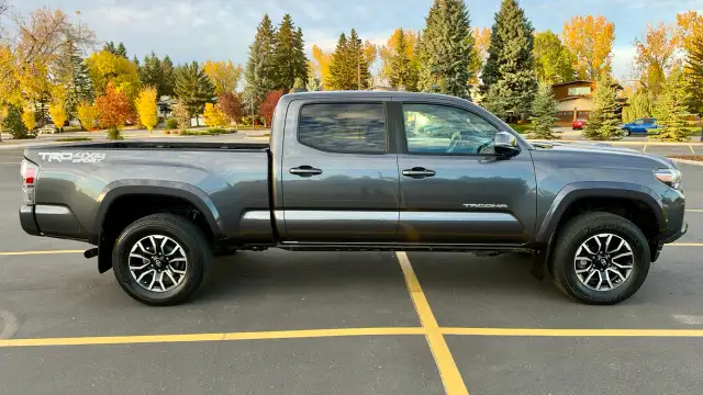 2022 Toyota Tacoma TRD Sport Premium long box-One owner!