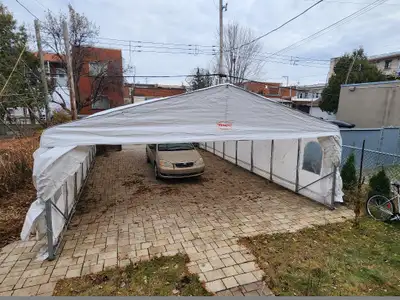 Espace de stationnement a louer / Parking Space available, coin Papineau / Villeray (Metro Fabre) Id...