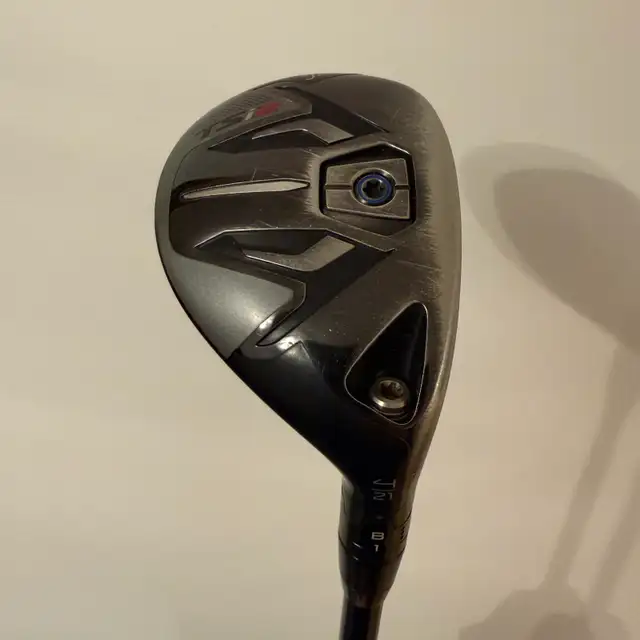 Titleist TSi2 4 Hybrid Senior RH in Golf in Guelph - Image 2
