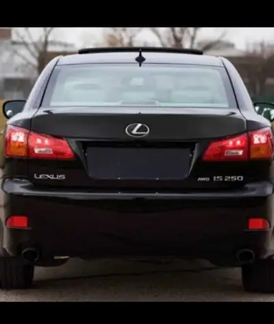**À VENDRE – Phares avant et feux arrière Lexus IS250 (2006–2013)** *Pièces d'origine d'une Lexus IS...