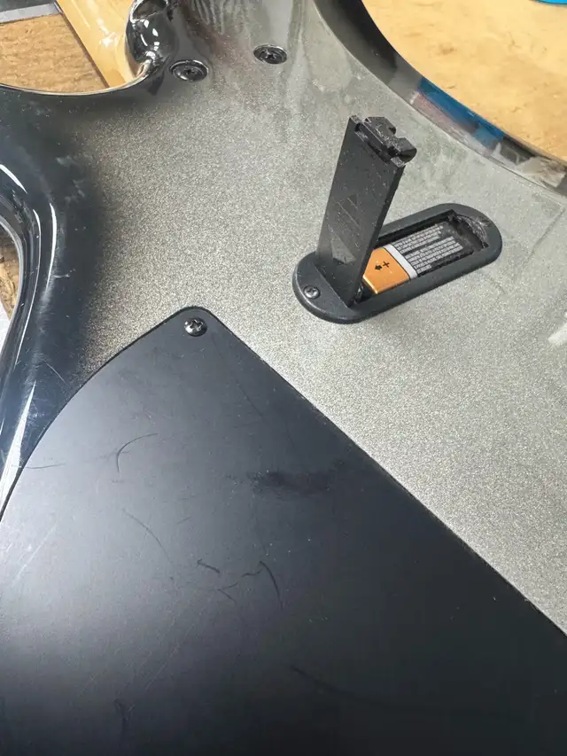 Ibanez n427 5 string bass in Guitars in Oakville / Halton Region - Image 7