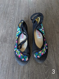 Modern Asian Style Shoes, Size 8