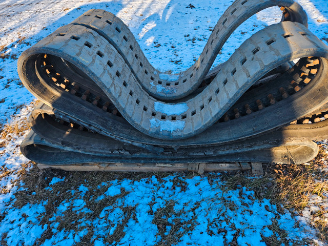 Worn Rubber Skid Steer Tracks for Repurposing in Other in Edmonton - Image 3