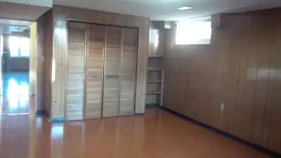 *******WALK OUT- LEGAL GROUND FLOOR UNIT******* * 1 Bed Room (Big), Leaving room (big), kitchen Walk...