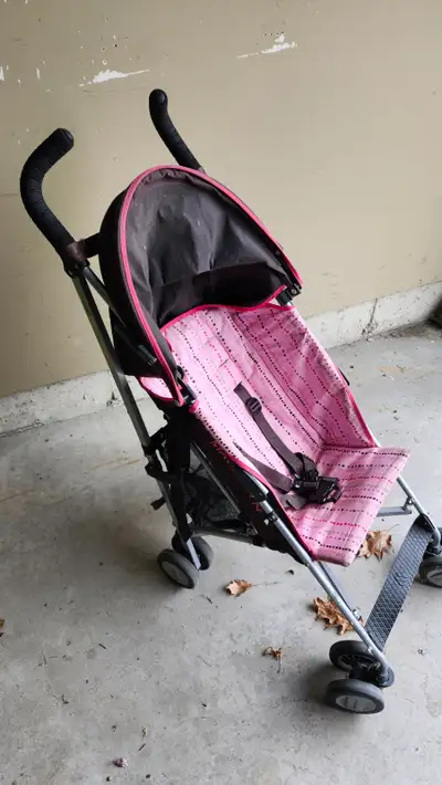 Used Maclaren stroller, good condition, View more