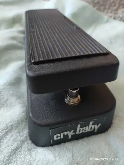 Dunlop GCB-85 Cry Baby Standard Wah pedal, View more