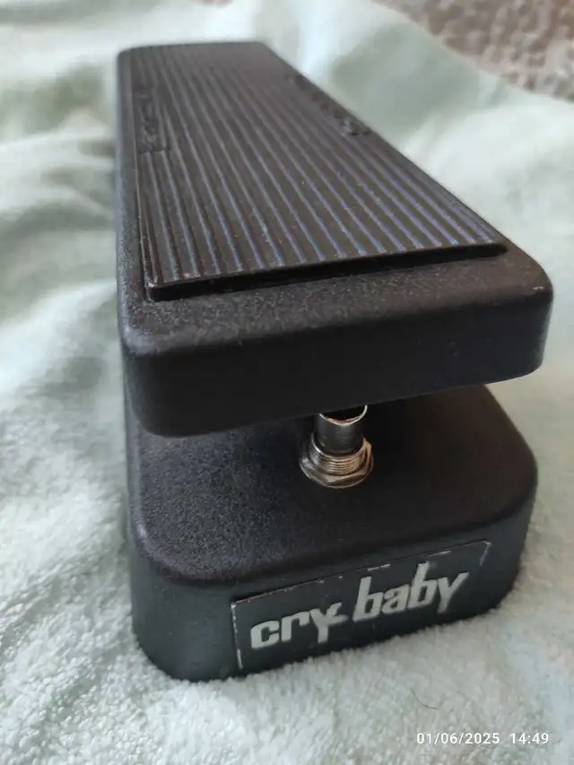 Dunlop GCB-85 Cry Baby Standard Wah pedal in Amps & Pedals in Mississauga / Peel Region - Image 2