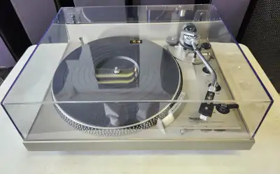 TECHNICS SL-1950 DIRECT DRIVE AUTOMATIC TURNTABLE, View more