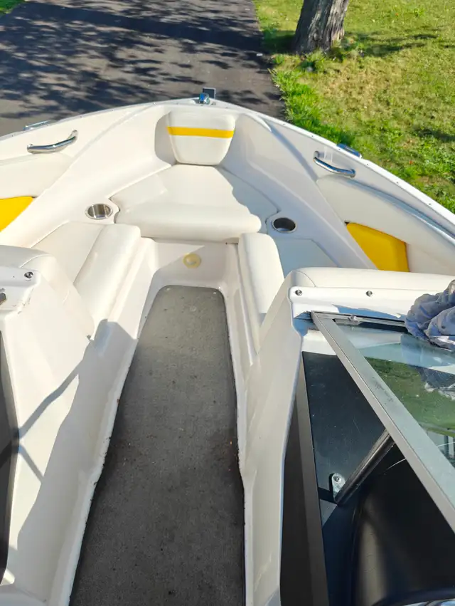 2009 Regal 1900 in Powerboats & Motorboats in St. Catharines - Image 9