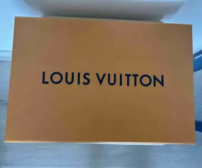 LV SLIM BOX, View more