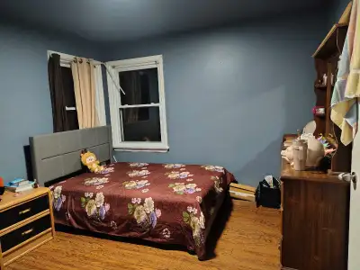 Private room for a girl near Argyle mall