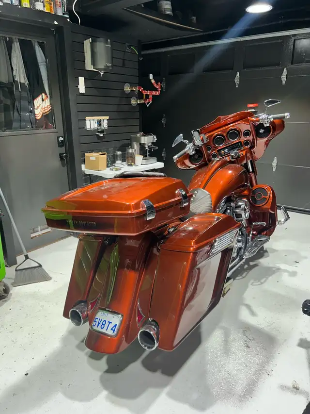 Harley-Davidson custom in Touring in Oakville / Halton Region - Image 6