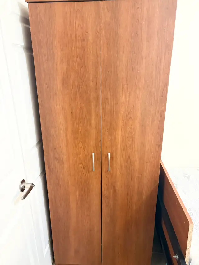 Furnished, Basement Room with Private Fridge available63849108136579123