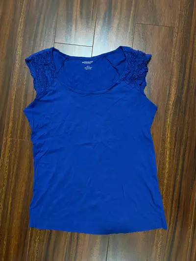 Women’s Workshop Republic ruffled cap sleeve top - size small, View more