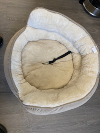 Bed for dogs and cats 