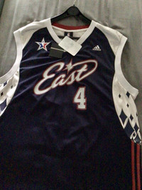 Raptors - All star jersey - 2007 Chris Bosh with Autograph 