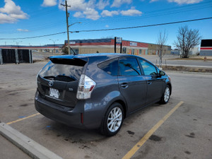 2012 Toyota Prius V Tech package touring 
