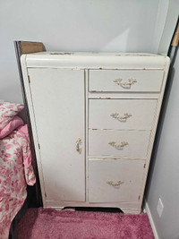 Vintage Dresser (without handles)