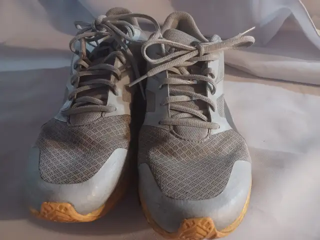 Puma men's sz 11 sneakers  in Men's Shoes in Calgary - Image 9