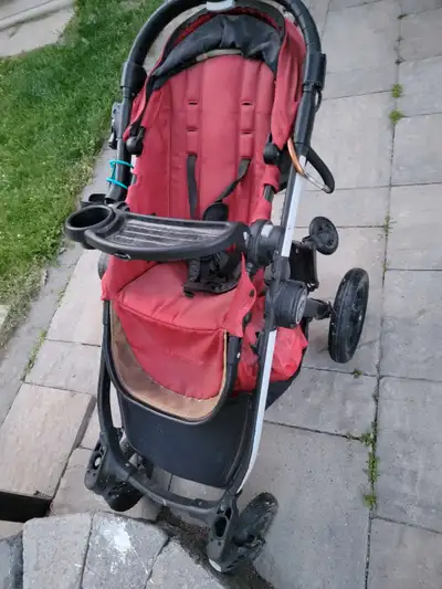 This City Select by Baby Jogger stroller is ready for new adventures! It's a versatile stroller that...