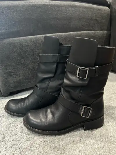 Kodiak women’s boots - 7 US, View more