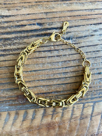 Brand new bracelet gold plated 18k