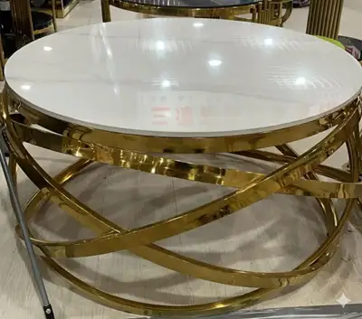 Table basse de style moderne à vendre !, View more