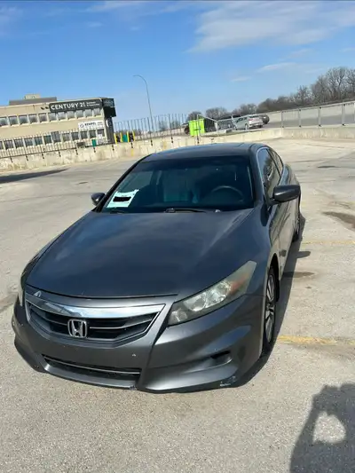 SAFETY expired on June 3rd. Clean title This 2012 Honda Accord EX Coupe; 2.4L 4-cylinder engine; a p...