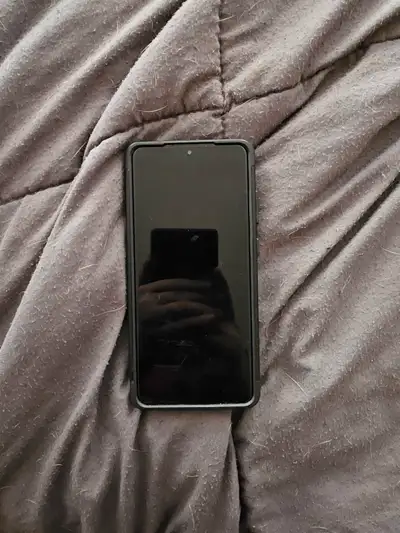 Great Condition, recently ugraded to a S23 Ultra, phone is in gray, has 128gb, 12gb of ram. Firm on...