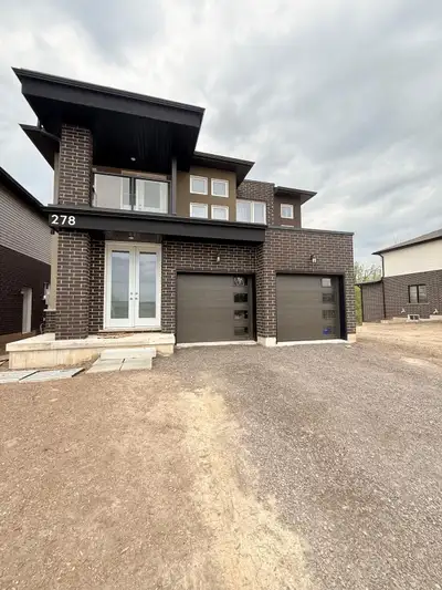 4 Bed 4 Bath House rent in Welland Near Niagara Col