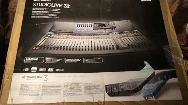 Presonus Studio Live 32 Digital Mixer in Pro Audio & Recording Equipment in Kawartha Lakes - Image 11