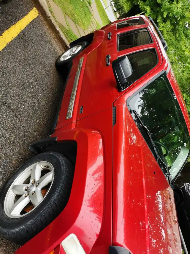 Jeep Liberty 2010 in Cars & Trucks in Trois-Rivières - Image 4