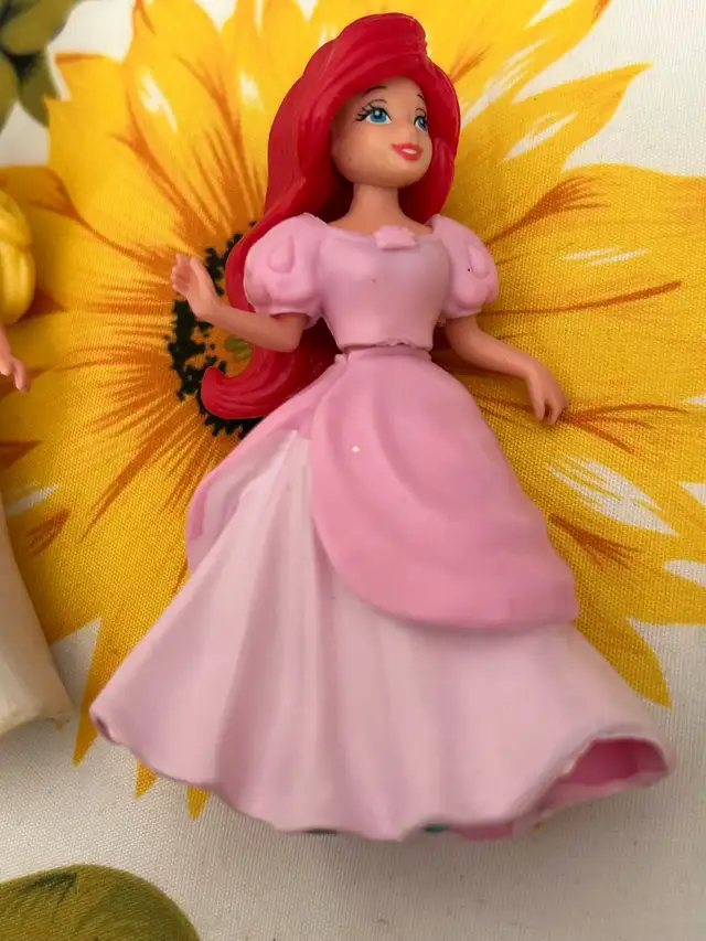 6 Disney Princesses Lot with Rubber Dresses in Toys in Oshawa / Durham Region - Image 5
