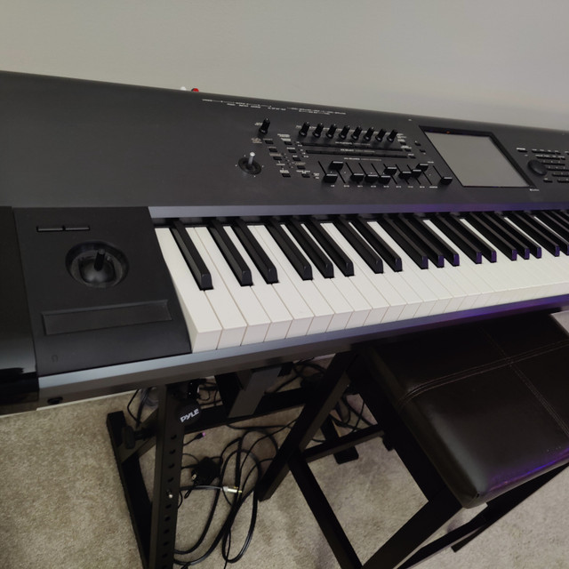 Korg Kronos X 88 key synthesizer in Pianos & Keyboards in Edmonton - Image 2