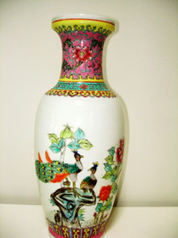 Chinese Peacock Vase FAMILLE ROSE enamel porcelain JINGDEZHEN