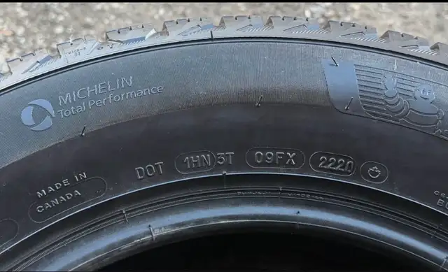  85 %+) 225/65R17 Michelin X-Ice Snow   in Tires & Rims in Mississauga / Peel Region - Image 7