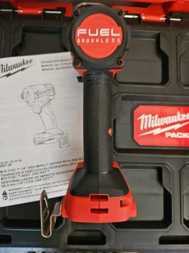 Milwaukee M18 Fuel 1/4" Hex Impact Driver ONEKEY in Power Tools in Ottawa - Image 3