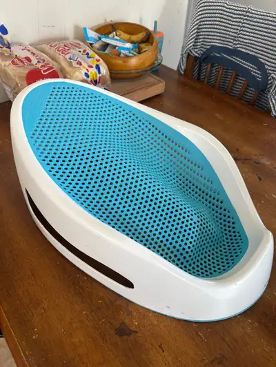 Give away for free. Baby bath support.