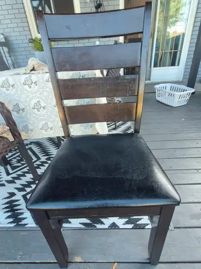 Deux chaises à vendre, View more