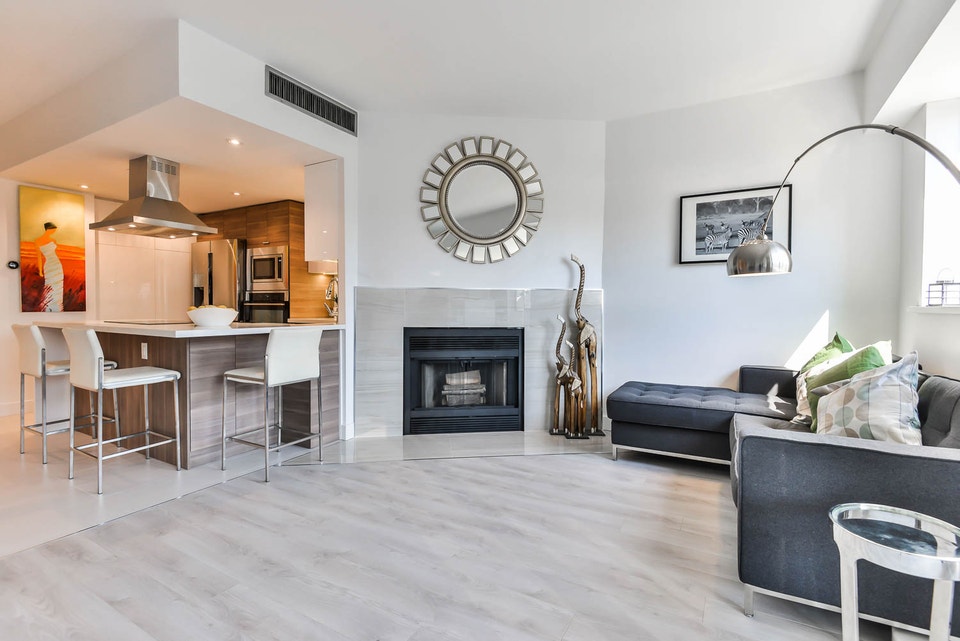 Downtown 2 Story Townhouse Condo (+1000sqft) Yonge & King 2