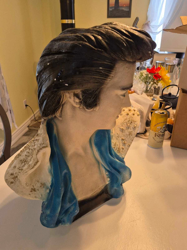 Large Vintage Elvis Presley Bust in Arts & Collectibles in Owen Sound - Image 4