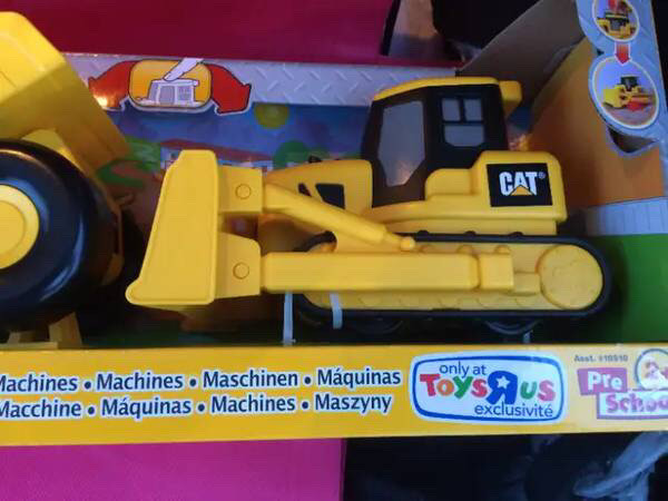 Toy bulldozer - CAT truck bulldozer Press & Roll $50, new in box in Toys & Games in Mississauga / Peel Region - Image 4