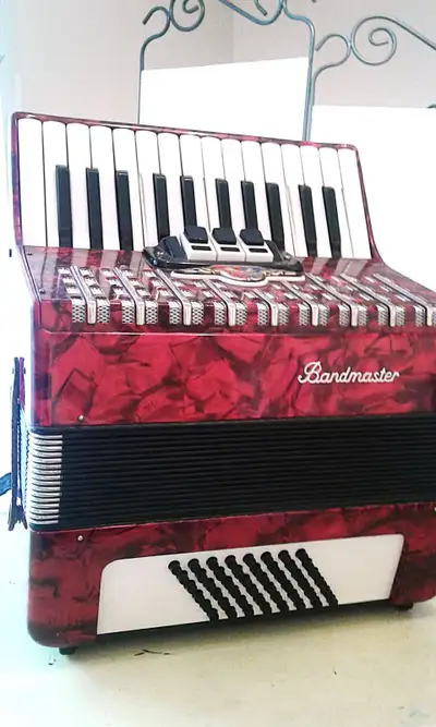 Accordéon piano Bandmaster, 48 basses, View more