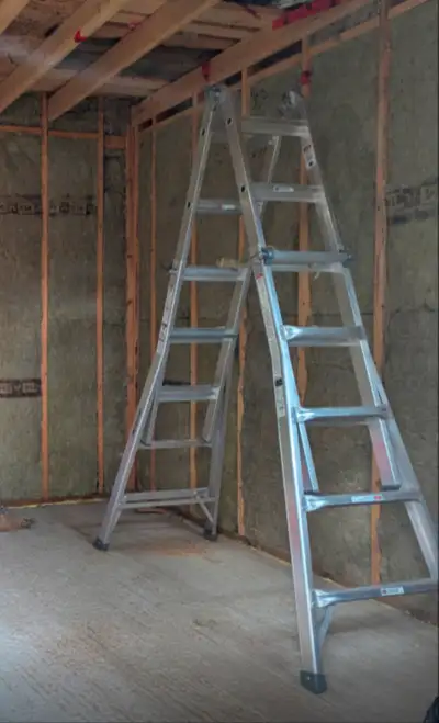 Acheté pour finir un projet, comme neuve. Like new, only used it for one project