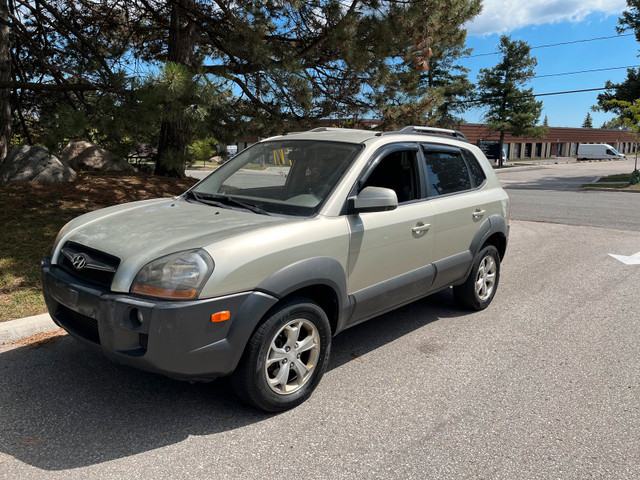 2009 HYUNDAI TUCSON 4-WHEEL-DRIVE V6-ONLY $1,999.00!!!!!!!! in Cars & Trucks in City of Toronto - Image 4